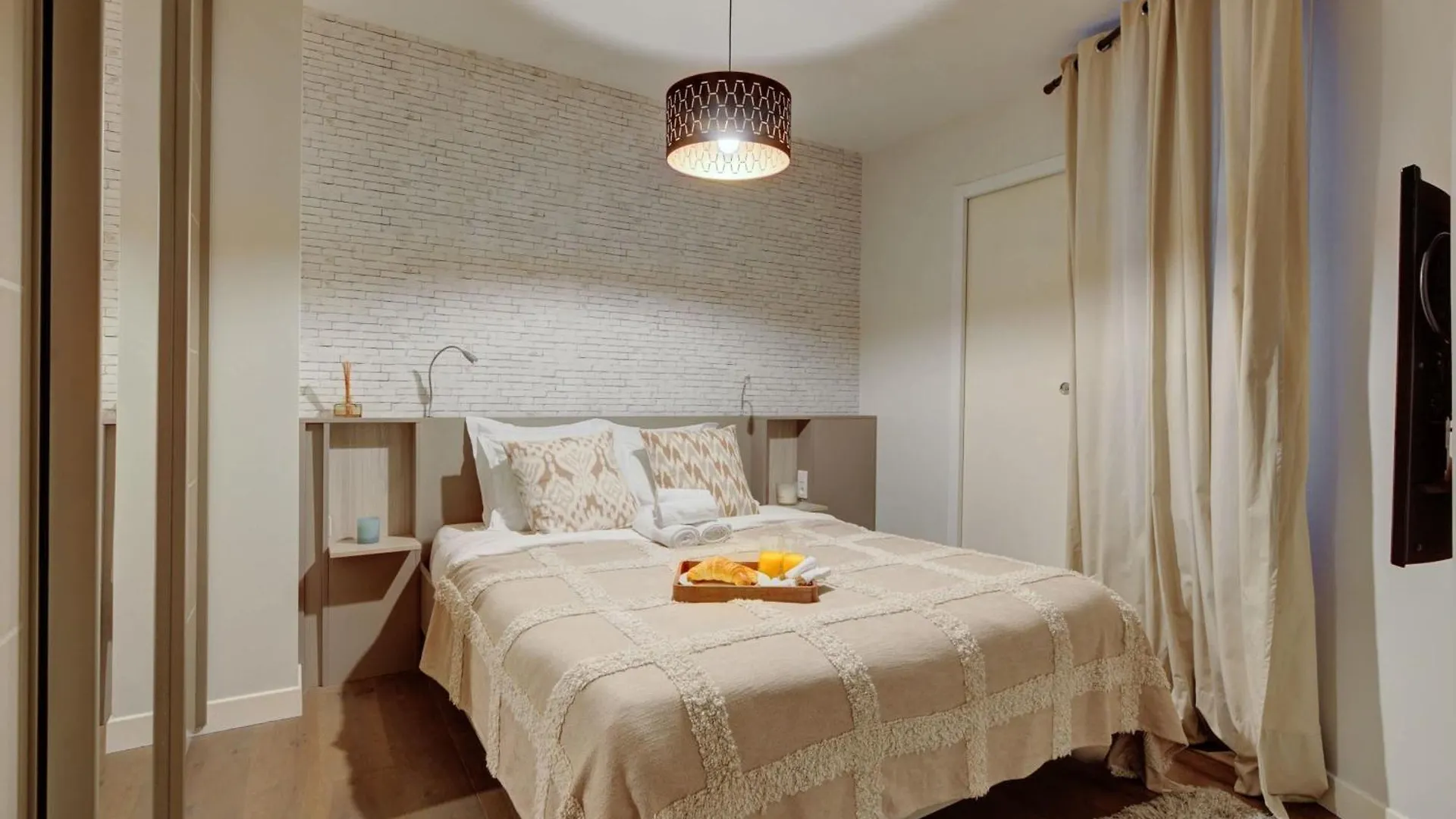 Apartment Arc De Triomphe & Theatre Marigny - 3Br - Cityapartmentstay Paris