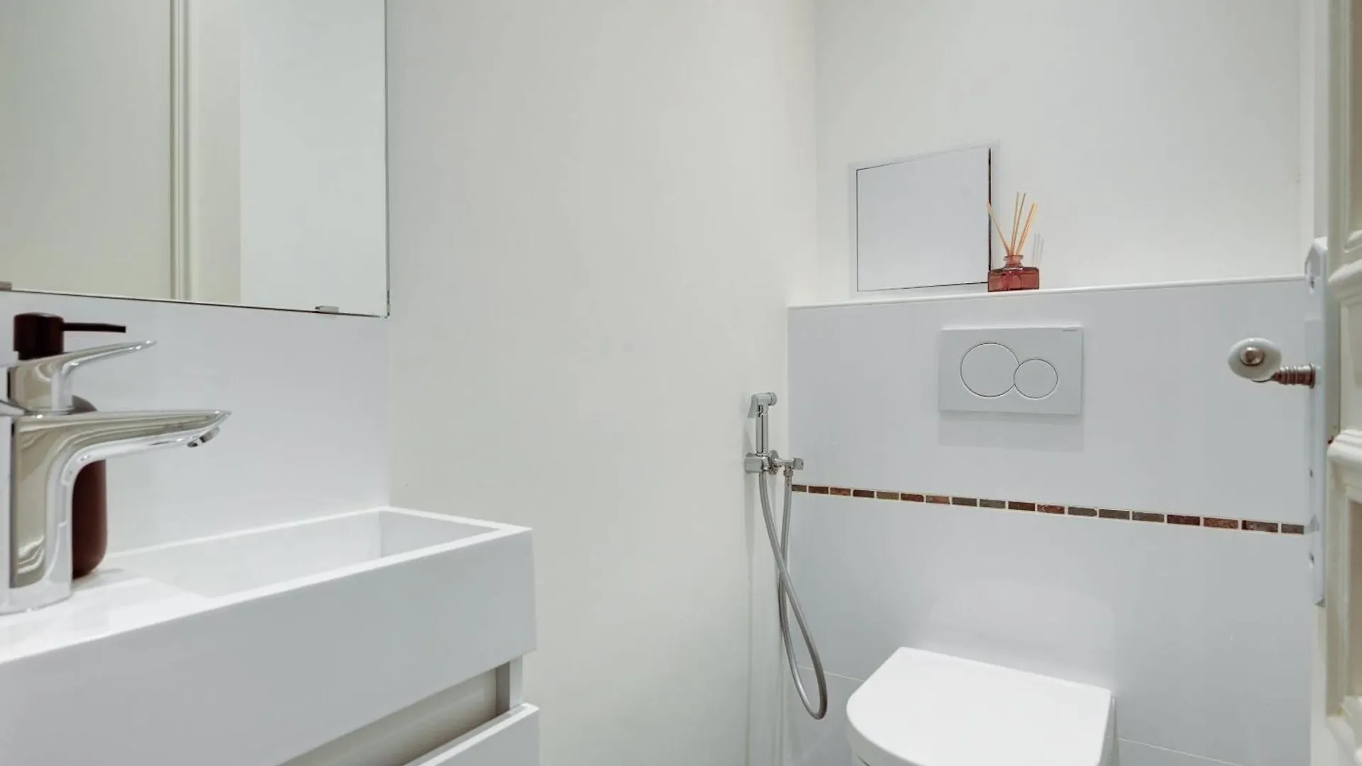 Apartment Arc De Triomphe & Theatre Marigny - 3Br - Cityapartmentstay Paris