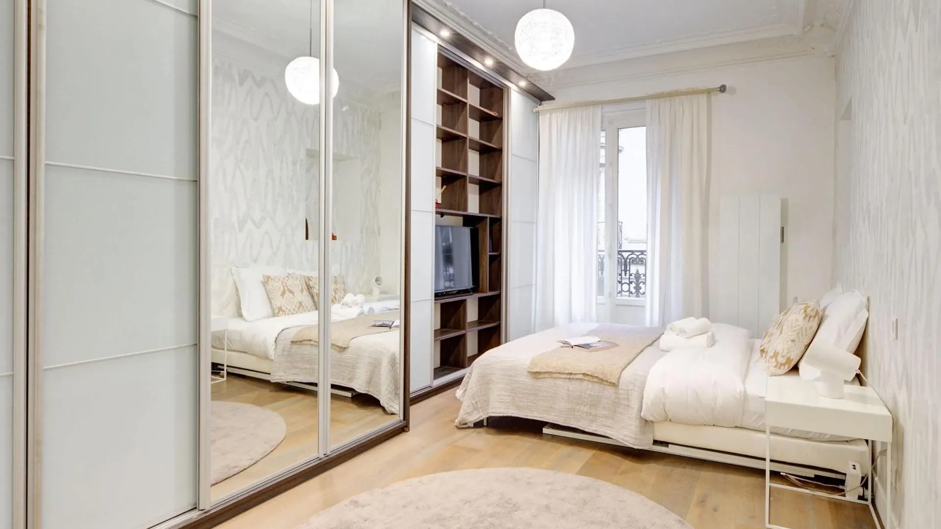 Arc De Triomphe & Theatre Marigny - 3Br - Cityapartmentstay Paris 0*,
