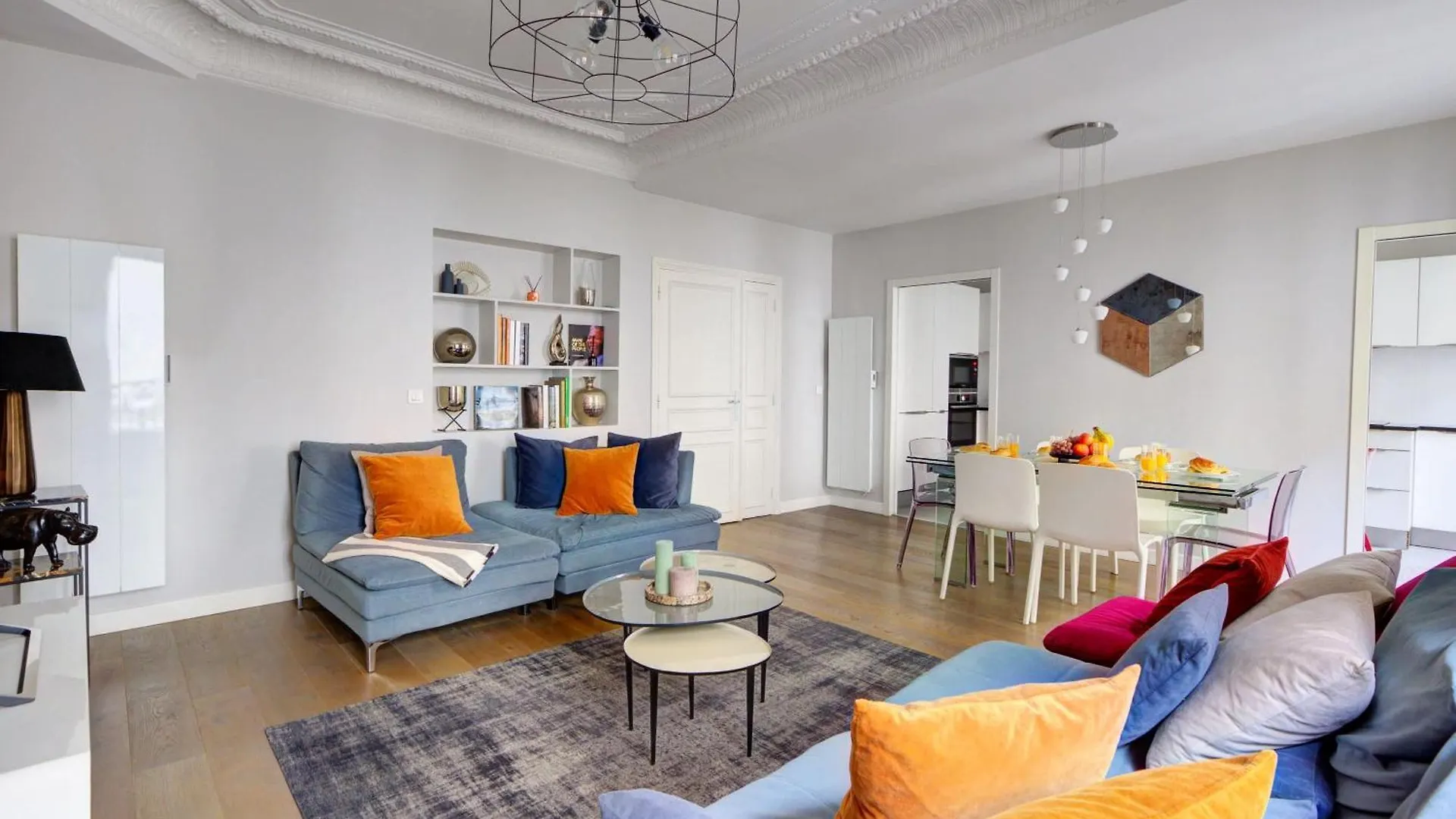 Arc De Triomphe & Theatre Marigny - 3Br - Cityapartmentstay Paris Apartment